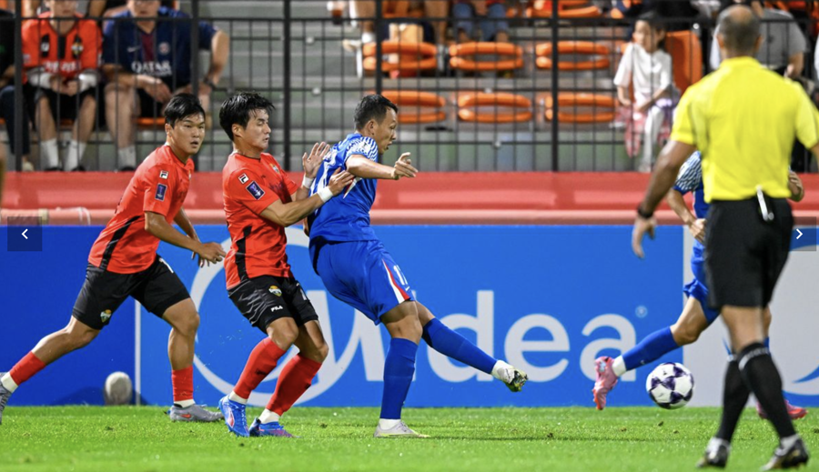 双方迅速进, 场比赛中仅